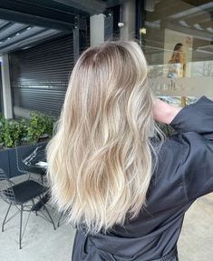 Medium Dimensional Blonde, 2023 Blonde Haircuts, Blonde Hair Inspo Medium Length, Balayage Hair Blonde 2023, Cool Tone Dimensional Blonde, From Brown To Blonde Hair Transformation, Blond Hair Inspo Summer, Blended Dimensional Blonde, Milky Blonde Hair Balayage