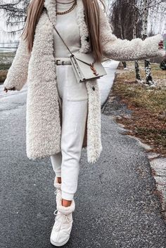 Banff Outfits Winter, Stylish Winter Outfits, Winter Fashion Outfits Casual, Stylish Clothes, Trendy Fall Outfits, Casual Work Outfits, Fashion Mistakes, Winter Mode, Autumn Outfit