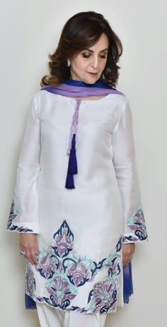 Pakistani Fashion Casual, Kurta Neck Design, Dress Neck Designs, Sleeves Designs For Dresses, Kurta Designs Women