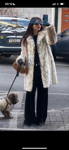 Russian Mob Wife Outfit, Russian Mob Wife Aesthetic, Black Fur Coat Outfit, Faux Fur Jacket Outfit, Faux Fur Coat Outfit, Women Coat Outfit, Fur Coat Aesthetic, Russian Mob, Mode Au Ski