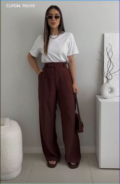 Young Professional Outfits Casual, Chic Fall Outfit, Leather Blazers, Modest Casual Outfits, Look Office, Office Casual Outfit, Chic Fall Outfits, Everyday Fashion Outfits, Fall Outfit Ideas