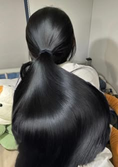 Black Hair Aesthetic, Long Shiny Hair, Long Silky Hair, Long Black Hair, روتين العناية بالبشرة, Silky Hair, Dream Hair, 가을 패션, Shiny Hair