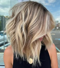 Balayage Blond, Blonde Hair Transformations, Hair Adviser, Blonde Hair Inspiration, Blonde Hair Looks, Haircuts For Medium Hair, Hair Color And Cut, Haircut For Thick Hair, Medium Hair Cuts