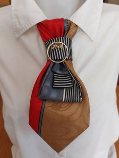 Diy Necktie Projects, Corset Diy, Tie Pillows, 1920s Accessories, Mad Hatter Costume, Necktie Crafts, Repurposed Necklace, Old Ties, Diy Fashion Scarf