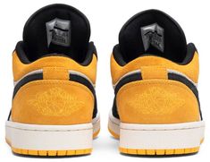 Initially debuting in 1985 . Michael Jordan took flight in the Air Jordan 1 . changing the world of basketball. Decades later . Nike still pushes sneaker culture boundaries. Maintaining some attributes of the original . the Summer 2019 AJ1 Low ‘University Gold .�’ takes on a lifestyle vibe with a lower cut and a [...] Aj1 Low, Air Max Style, Sneaker Culture, Sneakers Street, Black Jordans, Air Jordan 9, Jordan 10, Changing The World, Gold Sneakers