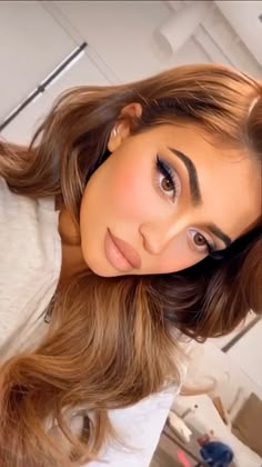 Jenner Makeup, Vintage Instagram, Kylie Jenner Makeup, Makeup Model, No Eyeliner Makeup, Light Hair, Light Brown Hair, Beautiful Makeup