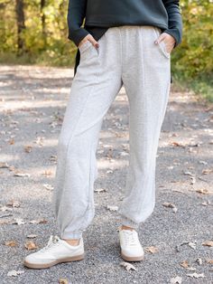 Classic Knit PantNon - Denim bottoms Comfortable Pull-on Sweatpants For Fall, Casual Fitted Bottoms With Seam Detailing, Comfortable Elevated Casual Bottoms, Elevated Casual Full-length Sweatpants With Elastic Waistband, Fall Bottoms With Pull-on Style And Tapered Leg, Full Length Sweatpants For Elevated Casual Look, Everyday Mid-rise Fall Bottoms, Fall Workwear Sweatpants With Pull-on Style, Elevated Casual Tapered Leg Pants With Ribbed Waistband