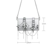 High-Quality Materials: This handbag is meticulously crafted with an exquisite combination of 18K platinum plating and high-end leather, ensuring both durability and a sophisticated appearance. The premium materials used provide a luxurious finish, setting it apart in terms of quality and elegance. Size Details: Measuring 19cm in length and 11cm in height, the Star Trails Chain Handbag Satchel™ offers a compact yet spacious interior, perfect for carrying your essentials. Its versatile size makes it suitable for various occasions, from casual outings to formal events. Novel Design: What truly makes this handbag unique is its distinctive four-pointed star embellishments, adding a touch of individuality and flair. The elegant chain detail further enhances its chic look, making it a stylish ac Slytherin House, Star Trails, Chain Handbag, Ring Trends, Stylish Accessories, Chic Look, The Star, Sterling Silver Rings, Embellishments