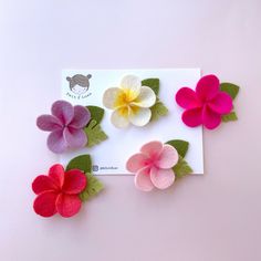 This is a listing for 1 flower hair clips/headbands. This floral design comes attached on a 4.5cm single prong alligator clip that is nickel free OR nylon headband that is ONE SIZE FITS ALL.  Some pieces may contain small parts. Do not leave children unattended while wearing accessories from Felt & Luxe. Customer acknowledge full responsibility.  Handmade with love. Moana Flower, Hawaiian Flower Hair, Felt Hair Accessories, Hawaii Flowers, First Christmas Photos, Felt Hair Clips, Hawaiian Flower, Felt Embroidery, Flower Hair Clip