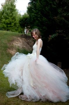 Long Tutu Skirt, Spring Wedding Outfit, Tulle Wedding Skirt, Village Wedding, Long Tutu, Gala Ideas, Romantic Life