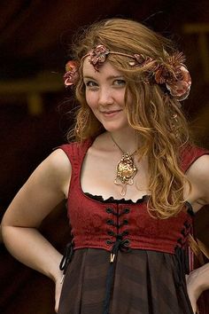 Corset Hair, Simple Headpiece, Ren Faire Costume, Medieval Costume, Medieval Clothing, Medieval Dress, Fantasy Costumes, Fairy Costume, Historical Costume