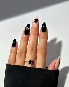 #ناخن / #Design Black Thanksgiving, Spice Nails, Shellac Nails Fall, Valentines Nail, New Nail Trends, Thanksgiving Nail, Heart Nail Designs