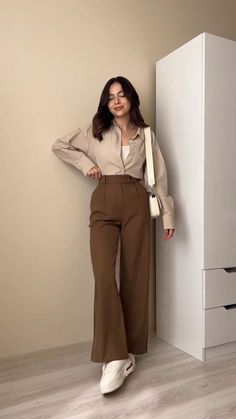 Curvy Casual Outfits, Casual College Outfits, Business Casual Outfits For Women, Everyday Fashion Outfits, Casual Day Outfits, Formal Outfits, Elegante Casual, Quick Outfits