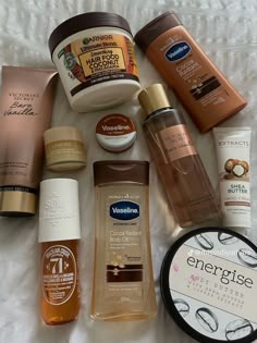 #Vaseline #Vaselinecocoa #Vaselinecocoaradiant #cocoaradiant #skincare #smothskin Vanilla Aesthetic, Holiday Wishlist, Body Hygiene, Basic Skin Care Routine, Smink Inspiration, Shower Skin Care, Pretty Skin Care, Bath And Body Care, Pretty Skin