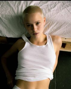 Buzzcut Women Feminine, Buzzcut On Women, Shaved Womens Hair, Blonde Shaved Hair, Women Shaved Head Hairstyles, Bleached Buzzcut Women, Blonde Buzzcut Woman, Women Shaved Head