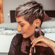 Hairstyles Trending, Short Sassy Haircuts, Cut Hairstyles, Short Hair Pixie Cuts, Short Grey Hair, Super Short Hair, Edgy Short Hair, Sassy Hair, Short Women