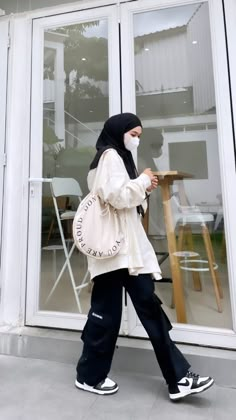 Hijabi Teenage Outfits, Tunik Modern, Korean Style Outfit, Casual Korean Style, Outfit Hijab Casual, Hijab Simple