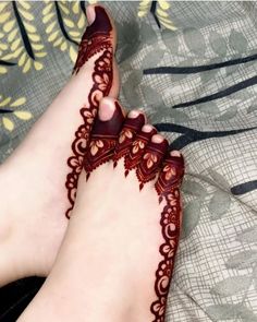 Mehndi Designs Foot Simple, Henna Designs For Leg, Mendhi Designs Latest, Mehendi Designs For Legs Simple, Mehndi Design For Foot, Leg Henna Designs Simple, Bridal Mehndi Designs Simple, Simple Foot Mehndi Designs, Aesthetic Mehendi Designs