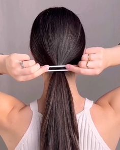 Daily Hair Inspiration 💇‍♂️💇 | Beautiful hair tutorials for you 😍🥰 (By @ayseacun_ ) 💕 Follow us to get more hair style ideas and learn simple beautiful hair styles 💓 . .... | Instagram Bun Hack For Short Hair, Bun Hack, Easy Hairstyles For Thick Hair, Natural Hair Tutorials, Braid Tutorial, Amazing Hair, Hair Videos Tutorials, Hair Decorations, Hair Tutorials