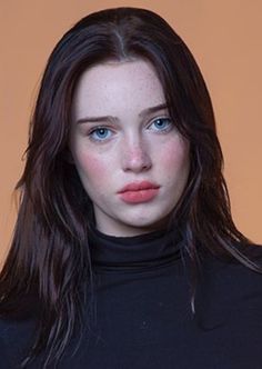 Dark Hair Pale Skin, Makup Looks, Pale Makeup, Off White Fashion, Actor Picture, Girl Inspiration, Girls Dream, Everyday Makeup, Makeup Revolution