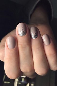 Nude And Silver Nails, Nails Gentle, January Nail Colors, Pinterest Nail Ideas, Natural Wedding Nails, Nail Art Mariage, Simple Wedding Nails, Nails Grunge, Wedding Nail Art Design