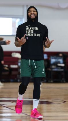 NBA Milwaukee Bucks star Damian Lillard giving the middle finger with both hands at basketball practice Damian Lillard Wallpapers, Nba Background, Milwaukee Bucks Basketball, Sport Photography, Milwaukee Bucks, Nike Basketball, Basketball Pictures