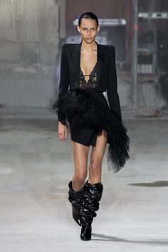 Saint Laurent | Ready-to-Wear - Autumn 2017 | Look 45 Lingerie As Outerwear, All Black Outfit, Fashion 2017, Black Outfit, Look Fashion, Runway Fashion, Paris Fashion Week, All Black