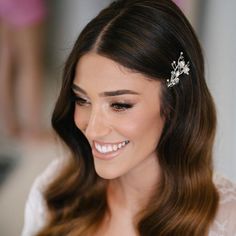 Rustic Wedding Hair Accessories, Floral Hair Accessories, Bridal Hair Down, Wedding Hairstyles And Makeup, Rustic Wedding Hairstyles, Accessories Crystal, Bridal Hair Headpiece, Wedding Silver, Curls Hairstyles