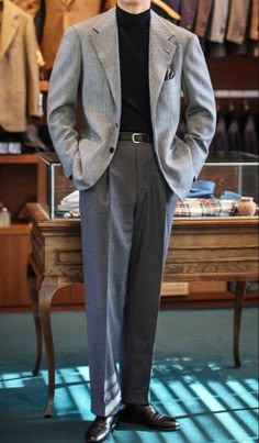 Old Suits Men, Man Outfit Formal, Spidey Sona, Old Money Aesthetic Outfit, Look 80s, Fashion Must Haves, Dapper Suits, Retro Suits, Suit Stores