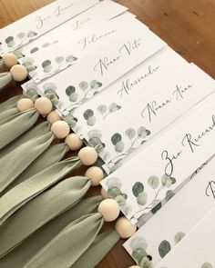 Cardboard Place Card With Ribbon and Wooden Pearl or Without - Etsy Penanda Buku, Cheap Gift, Wedding Favors Cheap, Favor Ideas, Fabric Christmas Ornaments, Theme Wedding, Cheap Wedding, Wedding Favor