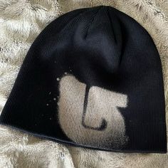 Nwot - Men’s Os Or Woman’s L/Xl Street Wear Beanie, Beanie Mockup, Burton Logo, Y2k Hats, Graffiti Spray Paint, Paint Logo, Cool Beanies, Designer Beanies, Funky Hats