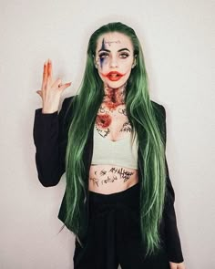 Joker Halloween Costumes Female, Joker Makeup Female, Halloween Kostüm Joker, Joker Costume Female Outfit, Best Female Halloween Costumes, Female Joker Costume, Joker Halloween Makeup, Halloween Female, Badass Halloween Costumes