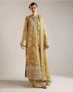 Nikkah Guest Outfit, Velvet Palazzo, Pakistani Mehndi Dress, Hussain Rehar, Bridal Mehndi Dresses, Wedding Outfits For Women, Mehndi Dress, Lime Yellow, Pakistani Wedding Outfits