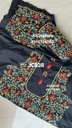 Short Sleeve Blouse Design, Full Mehndi, Dynamic Wallpaper, Latest Embroidery Designs, Caramel Pudding, Long Gown Design, Latest Blouse Designs Pattern, Mission Work, Traditional Blouse Designs