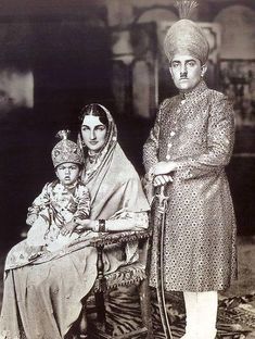 Durru Shehvar, Vintage Indian Fashion, Nizam Jewellery, The Last Princess, Historical India, Royal Family Portrait, Royal Indian, Old Portraits, Muslim Family