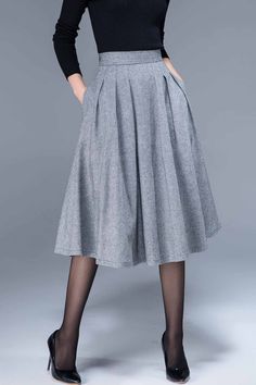 Minimalist Uniform, Skirt Lookbook, Midi A Line Skirt, High Waisted A Line Skirt, Midi Skirt Outfit Winter, A Line Skirt Outfits, Pleated A Line Skirt, Midi Skirt Winter, Patterned Skirts