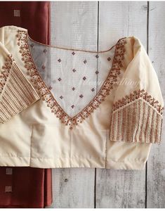 Embroidery On White Blouse, Golden Thread Work Blouse Designs, White Blouse Embroidery Designs, Simple Gold Thread Work Blouse, Traditional Silk Blouse With Gold Embroidery, Mysore Silk Saree Blouse Designs, Gold Unstitched Blouse Piece With Embroidered Border, Embroidery On Bags