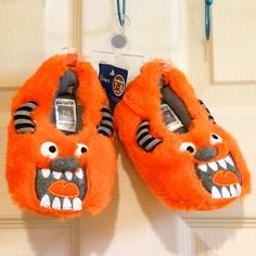 New Toddler Monster Slippers By Carter's Size:7/8 Medium Color:Orange Grey And Black Dinosaur Slippers, Monster Slippers, Newborn Animals, Unicorn Slippers, Bear Slippers, Bunny Slippers, Animal Slippers, Knitted Booties, Baby Dinosaurs