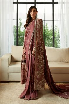 Classic Pakistani Wedding Saree with Embellished Cape Pakistani Wedding Saree, Sweetheart Neckline Blouse, Luxury Pret, Pakistani Wedding Dress, Embellished Blouse, Pakistani Wedding Dresses, Wedding Saree, Saree Dress