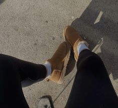 uggs, ugg ultra minis, lululemon, aritzia Ugg Ultra Mini, Christmas Outfit