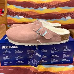 The Birkenstock Boston Is A Classic Go-To Clog. The Boston Has A Legendary Status Thanks To Its Sophisticated, Individually Adjustable Design. This Classic Model Comes In An Especially Cozy Version With Genuine Shearling Lining The Footbed And The Upper. The Perfect Shoe For Cozy Winter Evenings! The Upper Is Made From Soft Suede. Pink Boston Clogs, Fuzzy Boston Birkenstocks, Birkenstock Boston Pink Clay, Purple Birkenstock Clogs, Birkenstock Boston Clog Wool, Convertible Shoes, Birkenstock Pink, Birkenstock Black, Pink Uggs