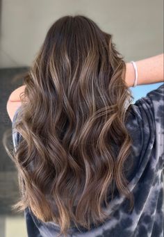 Brunette Hair Color Caramel Highlights, Balayage With No Money Piece, Brunette Lived In Highlights, Beige Blonde Hair Balayage Dark Brown, Brunette Hair With Light Highlights, Medium Long Haircut For Thick Hair, Dark Brown With Light Brown Balayage, Foilage Balayage Brunette, Golden Brunette Balayage