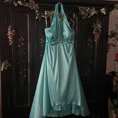 Women’s Formal Backless Women’s Beautiful Color Turquoise Soft Silk Like Material Size Large New Brand My Michelle Aqua Blue Dress Formal, Light Blue Silk Dress, Princess Dress Aesthetic, Aqua Blue Dress, Turquoise Bridesmaid Dresses, Black Sundress, Handkerchief Hem Dress, Blue Dress Formal, Gyaru Fashion