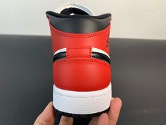 Nike Air Jordan 1 Mid Chicago - Black Toe 554724-069 Air Jordan 1 Mid Chicago, Jordan 1 Mid Chicago, Jordan 11 Women, Vapour Max Nike, Air Jordans Women, Nike Sacai, Air Jordan 9, Low Air Jordan 1, Nike Air Jordan 1 Mid