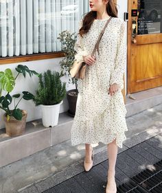 Korean Style Dress, Korean Fashion Cute, Dress Korea, Zara Skirt, Classy Style, Korean Fashion Trends, Ulzzang Fashion, Asian Style