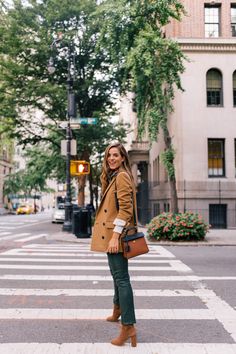 Pants 2020, Camel Boots, Gal Meets Glam, 2020 Trends, Outfit Trends, Blazer Outfits, Fall Fashion Trends