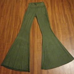 New Suede Flare Leg Pants Casual High Waist Fitted Pants, Chic Green Full Length Bottoms, Chic Full Length Green Bottoms, Casual Flare Bottoms With Elastic Waistband, Green Full-length Bottoms For Fall, Green Full Length Bottoms For Fall, Solid Flare Cotton Pants, Casual Fitted Full-length Bottoms, Green Fitted Flare Bottoms