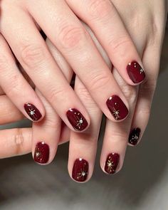 Maroon Nails With Stars, Dark Red Gel Nails Design, Short Nail Red Design, Red And Silver Nails Short, Red Celestial Nails, Red Nails Christmas Simple, Red Nail Art Short Nails, Red Nail Christmas Designs, Dark Red Nails With Stars