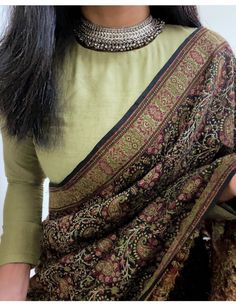 Outfit For Diwali, Olive Saree, Modern Sarees, Cotton Blouse Design, Diwali Outfits, Cotton Saree Blouse Designs, Cotton Saree Blouse