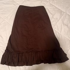 Gorgeous vintage brown 100% cotton midi skirt with ruffles from Old Navy 

Very breathable and so cute!

Labeled size 10, and fits 8-10


#ruffleskirt #fairygrunge #fairycore #darkacademia #earthy Skirt With Ruffles, Cotton Midi Skirt, Fairy Grunge, Ruffle Skirt, Vintage Brown, American Vintage, Women's Skirt, Ruffles, Old Navy